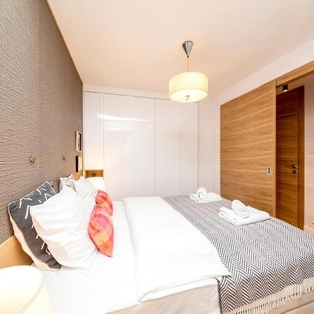 Golden Apartment With Air Condition By Your Freedom Warszawa Eksteriør billede