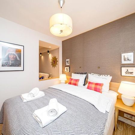 Golden Apartment With Air Condition By Your Freedom Warszawa Eksteriør billede