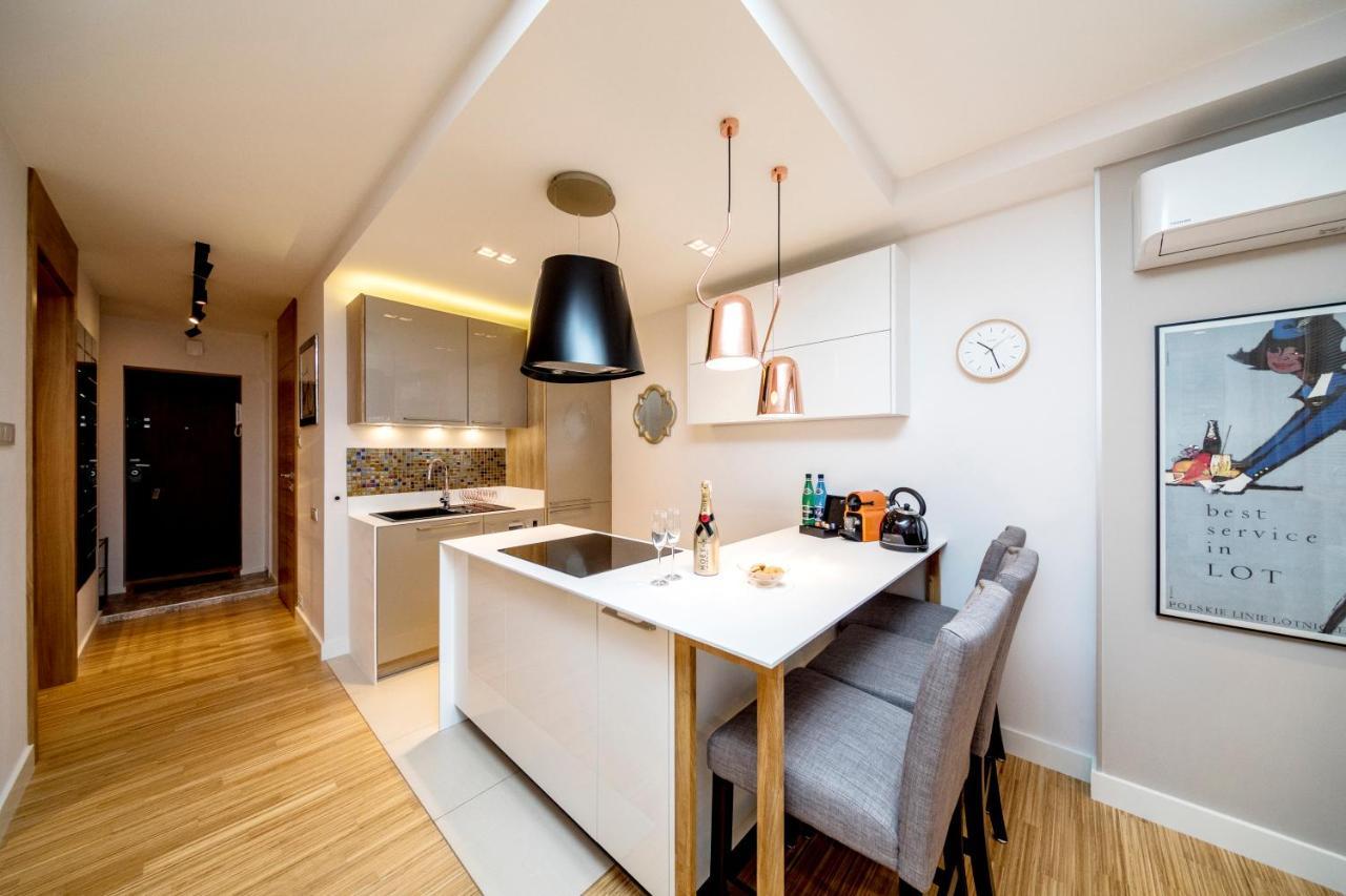 Golden Apartment With Air Condition By Your Freedom Warszawa Eksteriør billede