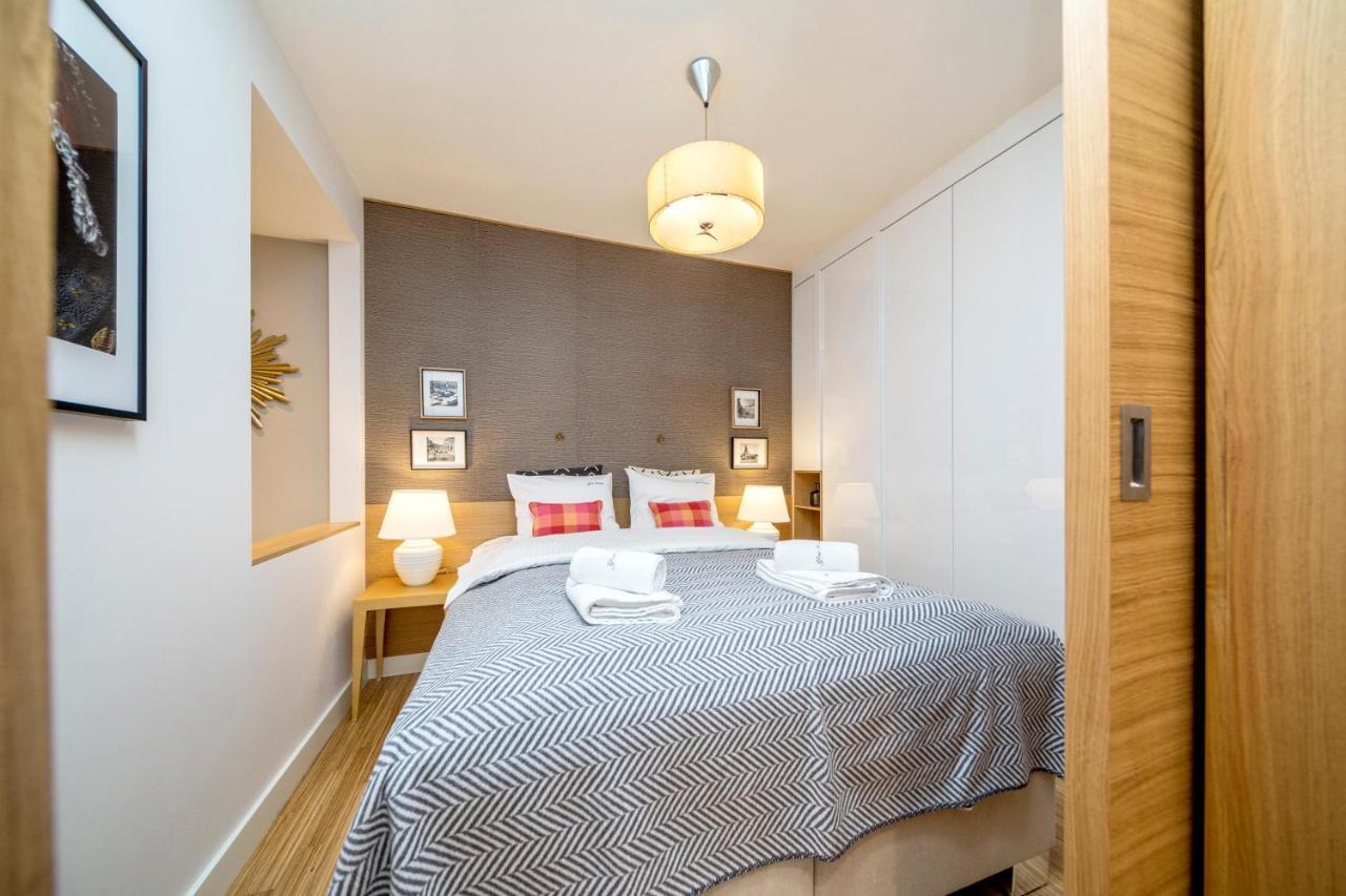 Golden Apartment With Air Condition By Your Freedom Warszawa Eksteriør billede
