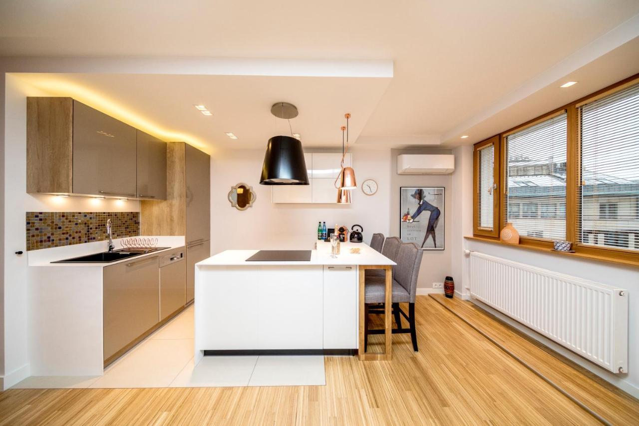 Golden Apartment With Air Condition By Your Freedom Warszawa Eksteriør billede