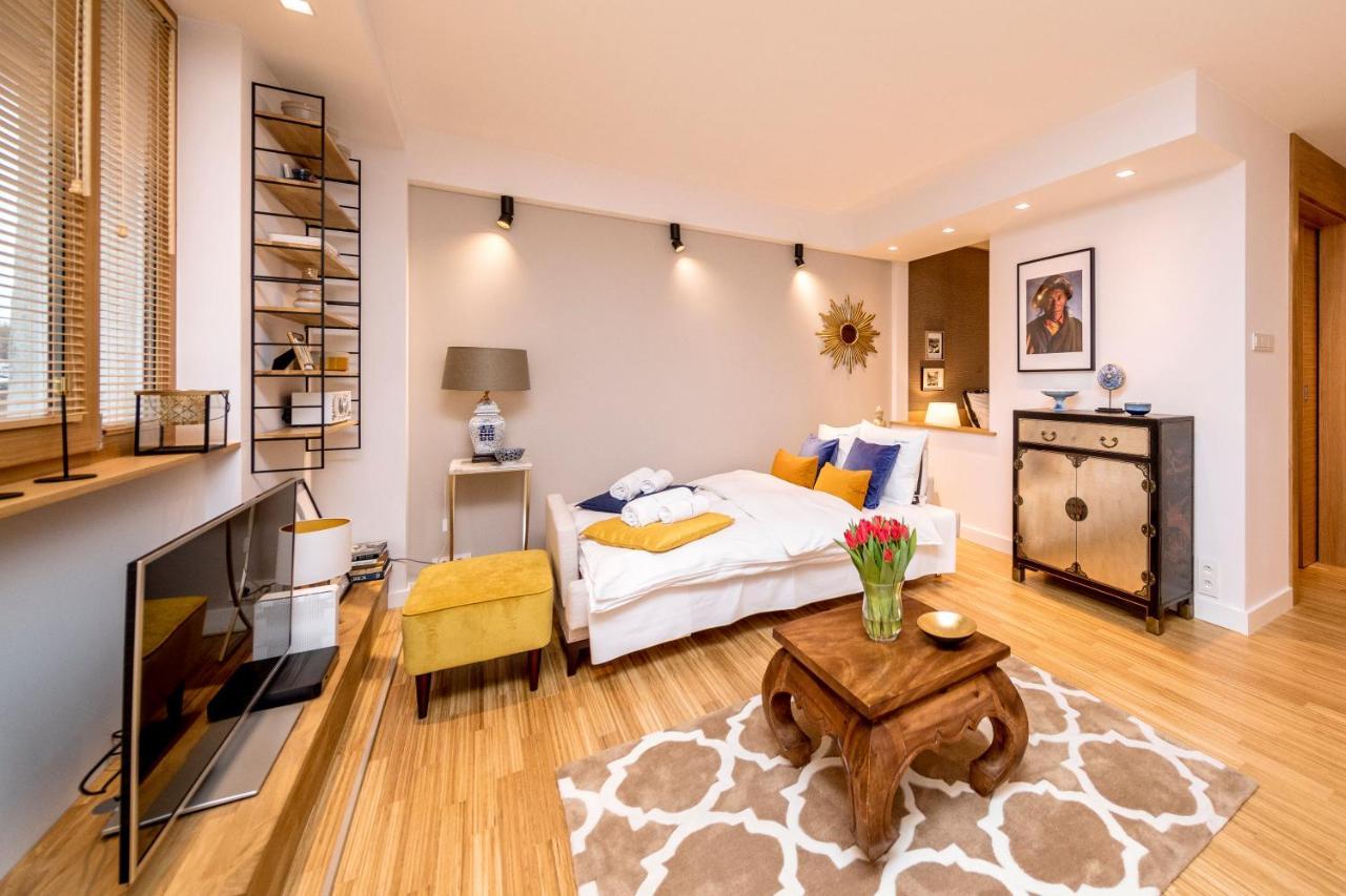 Golden Apartment With Air Condition By Your Freedom Warszawa Eksteriør billede